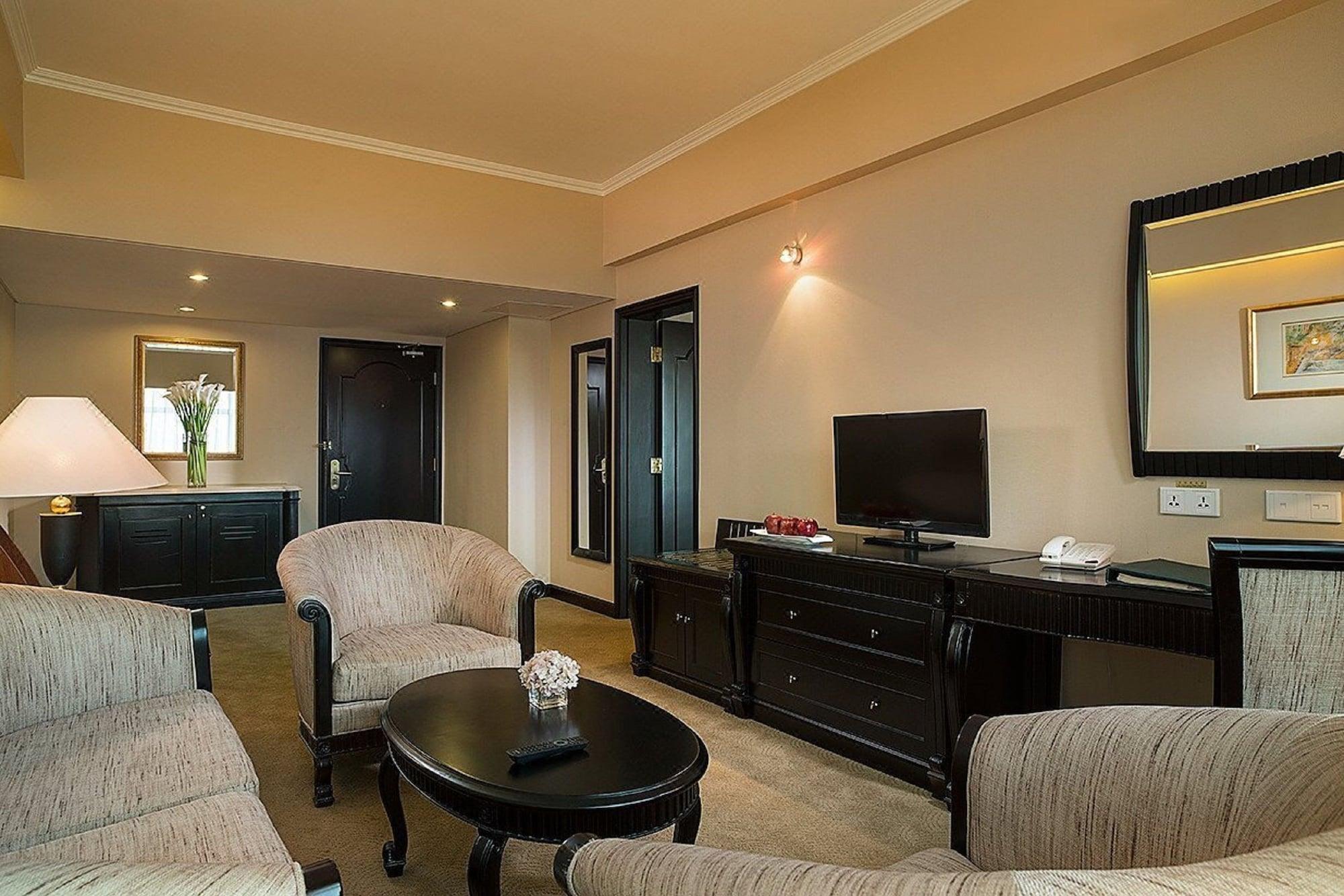 Celebrity International Grand Hotel Пекин Экстерьер фото