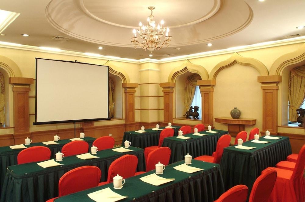 Celebrity International Grand Hotel Пекин Экстерьер фото