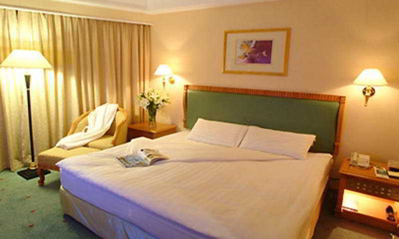 Celebrity International Grand Hotel Пекин Экстерьер фото
